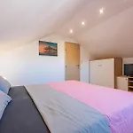 1 Bedroom Stunning Apartment In Zadar