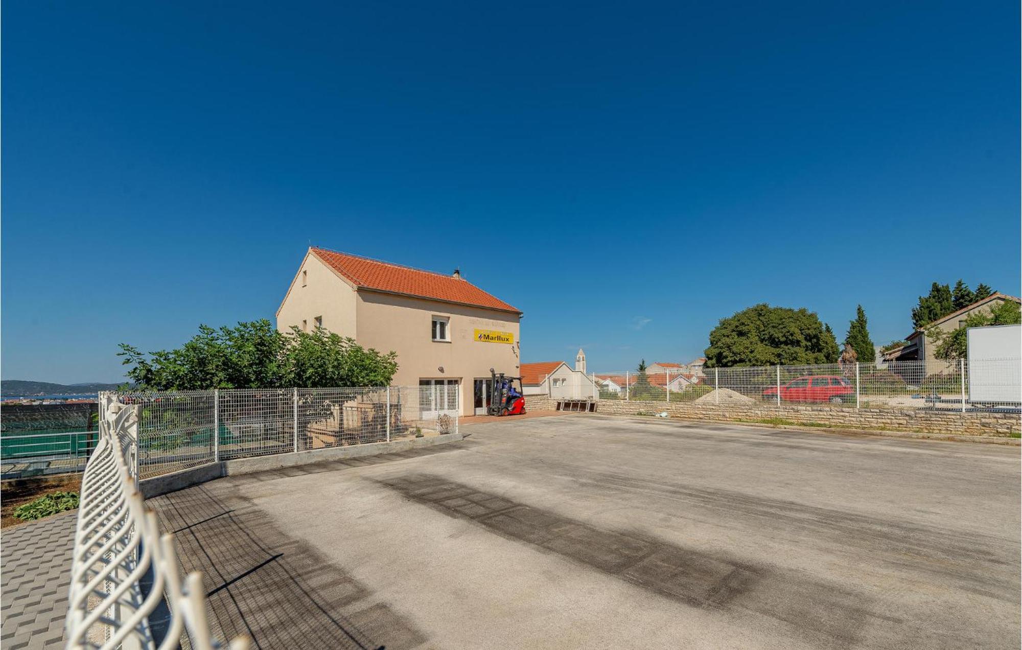 1 Bedroom Stunning In Appartement Zadar