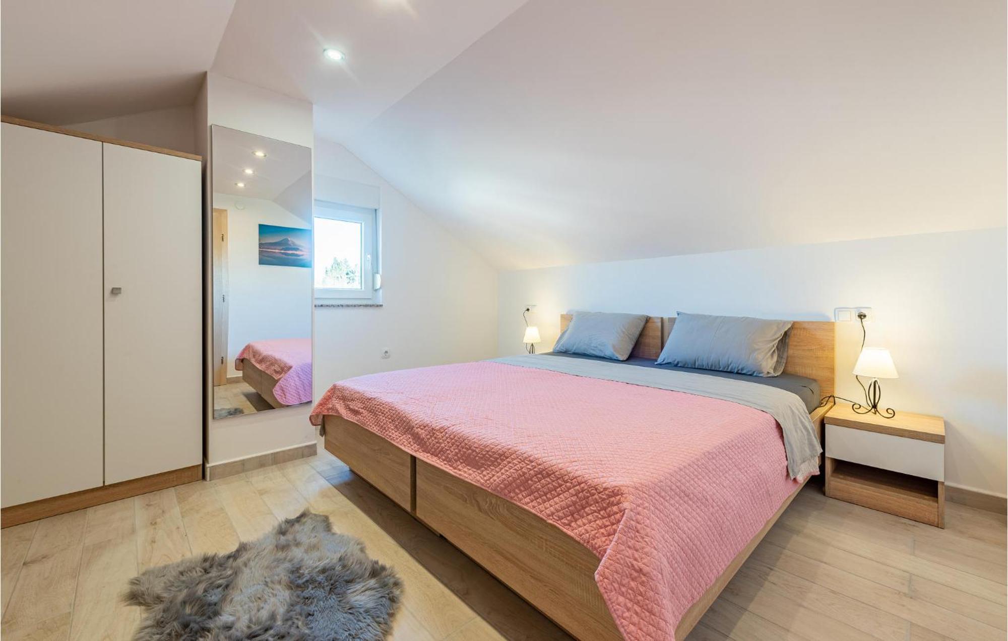 1 Bedroom Stunning In *