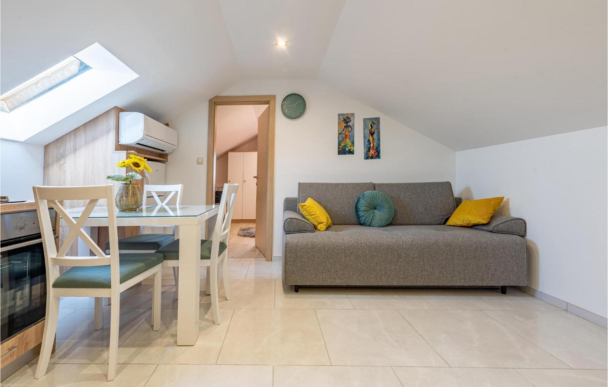 1 Bedroom Stunning In Appartement